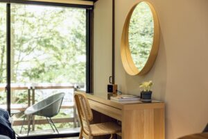cottage_desk